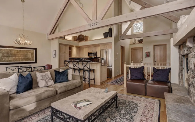 Luxurious 3 Bedroom/4 Bath Townhome- Beaver Creek Ski-in/out Townhouse by RedAwning