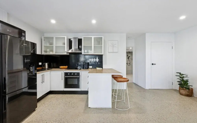 Spacious 1-bed Apartment in Coolangatta