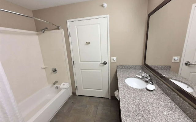 Grandstay Hotel And Suites Chisago