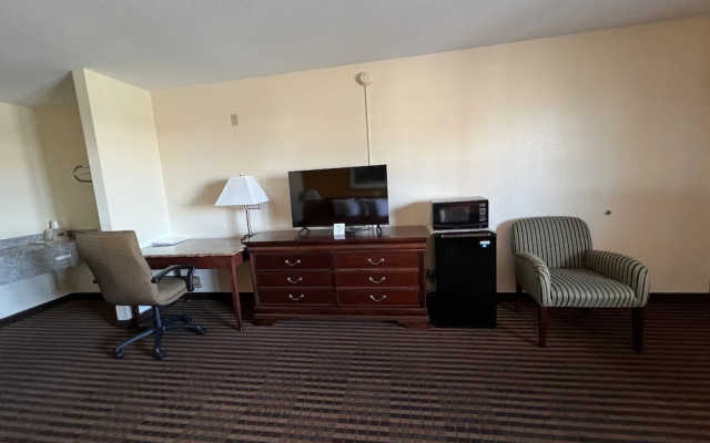Scottish Inns & Suites Eau Claire