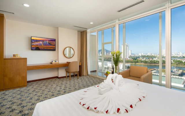 Record Hotel