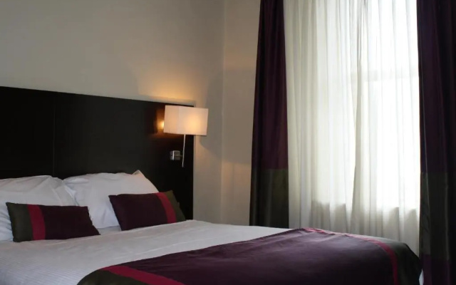 Hearns Hotel