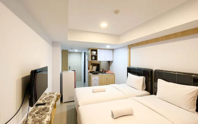 Homey And Cozy Studio At De Prima Apartment