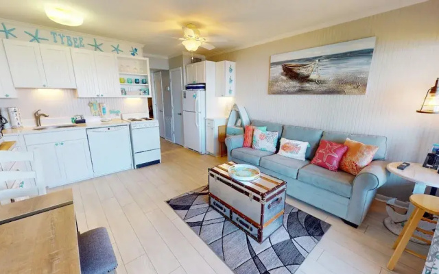 Beach Racquet B by Tybee Vacation Rentals