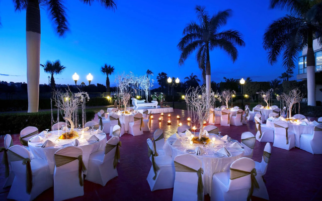 Курортный отель Hilton Pyramids Golf