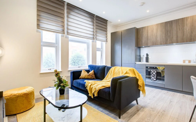 Premium 1 Bed Serviced Apartment in Greater London
