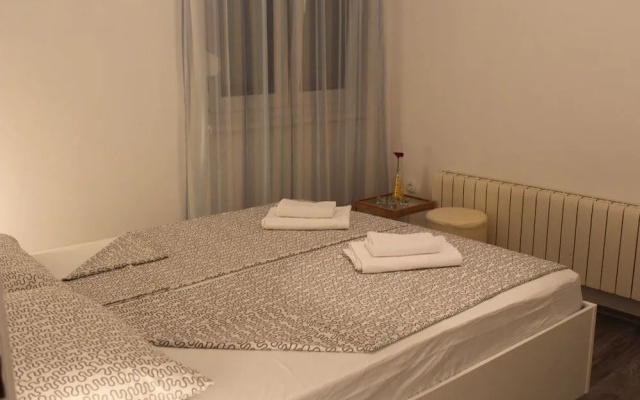 Apartment Silver