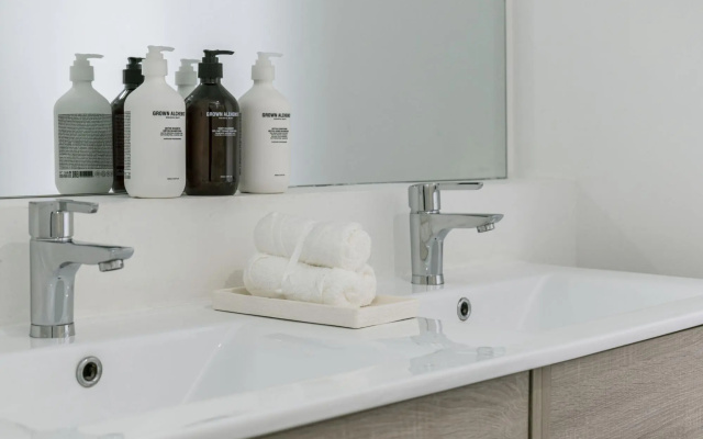 Modern & Chic 2BR/2BA apartment in trendy Chueca