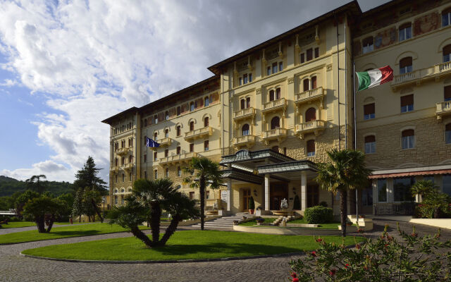 Grand Hotel Palazzo Della Fonte Фьюджи вид на фасад