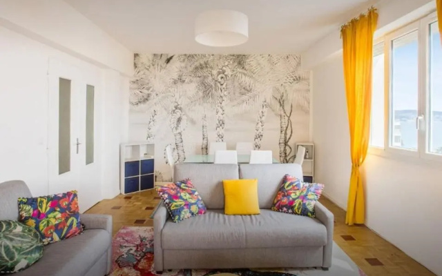 Stunning 2 bed Flat Nice front of the beach Seaview