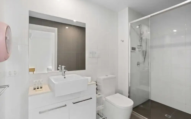 Spaciously Bright 1-bed Apartment
