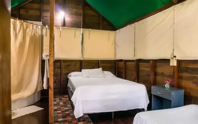 Chaltunha Hostel Flores Island