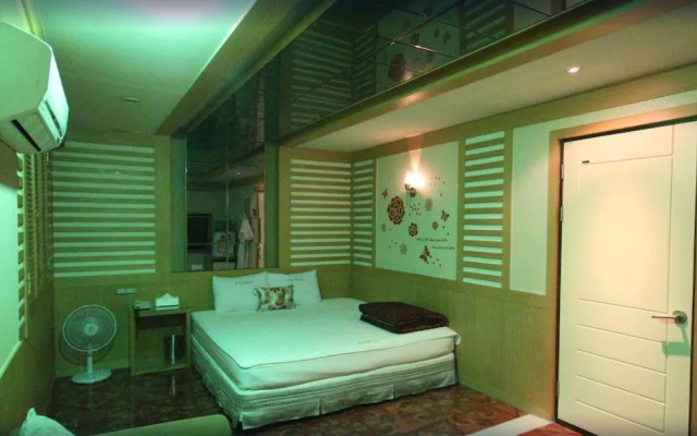 Alibaba Motel (Big Building)