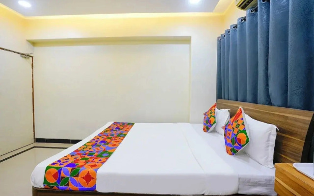Fabhotel Sheen Residences