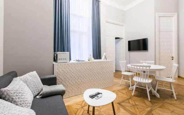 KuXoS Apartment On Machabeli Street