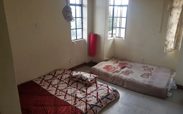 Cosy Sunflower House Nairobi with Wi-Fi