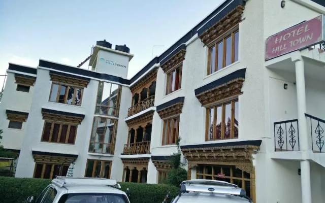 Hotel Hill Town