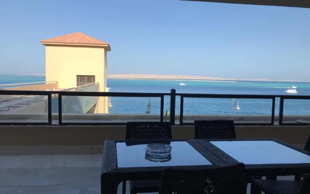 Serenity The View Golden Residence