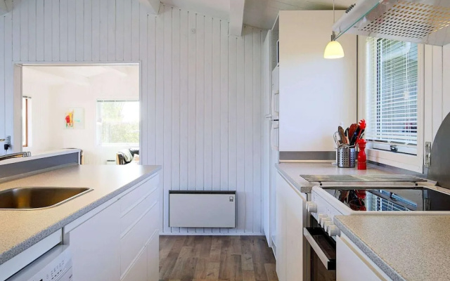 6 Person Holiday Home in Gedser