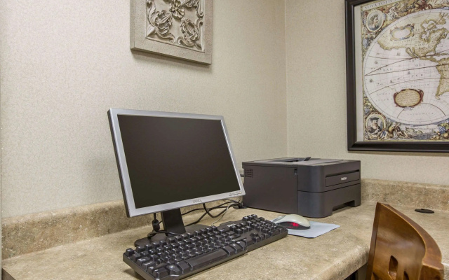 Quality Inn & Suites Hanes Mall
