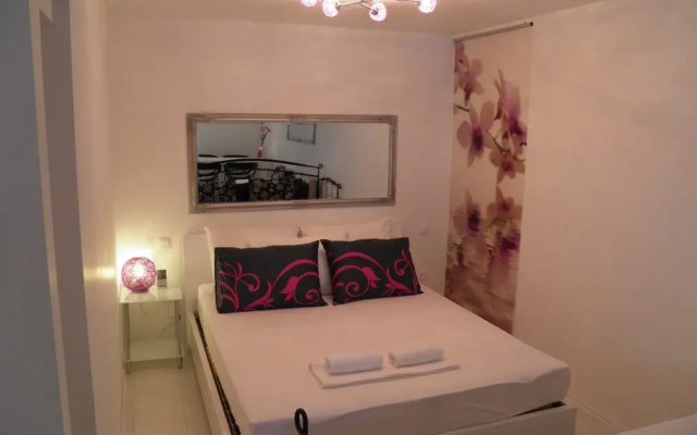 Bellus Studio Apartment
