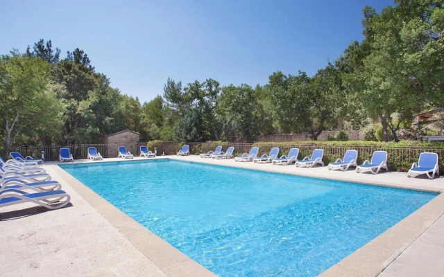 Maisonette in Gordes Near Vaucluse Hills