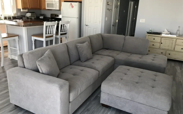 Ww324 West Garfield Avenue, Unit B