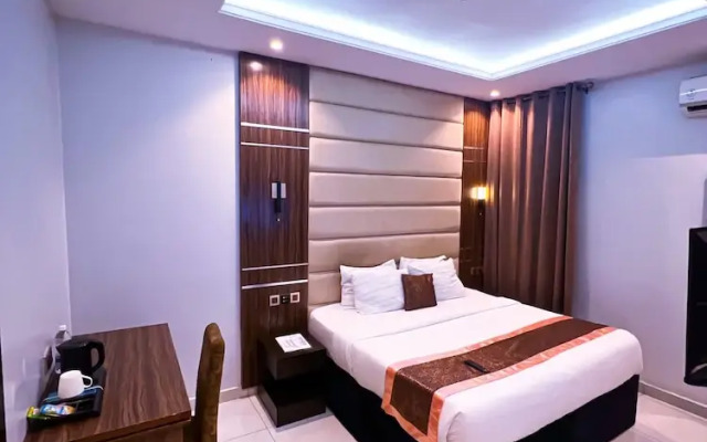 Entrust Hotel and Suites