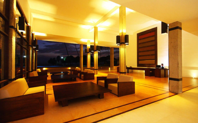 Grand Beach Hotel Wadduwa