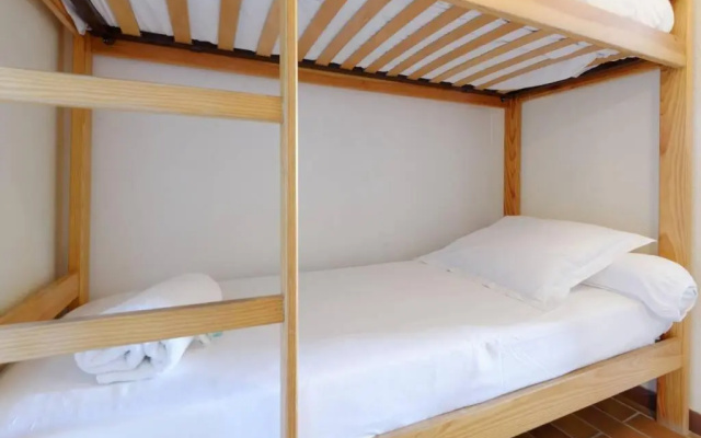 ST-CYR - Studio avec balcon, vue mer et proche plage