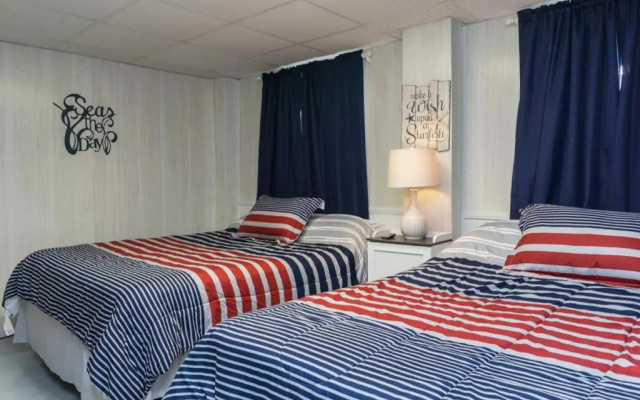 Friendship Lodge by Oak Island Accommodations