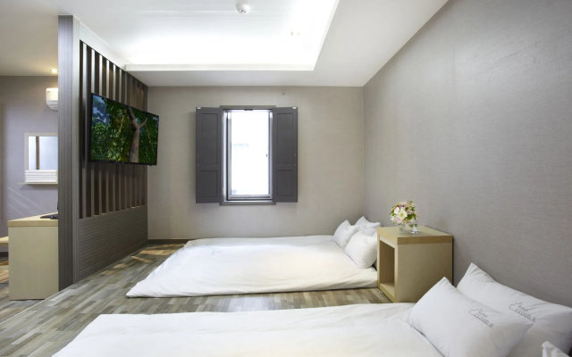 Cloud 9 Hotel