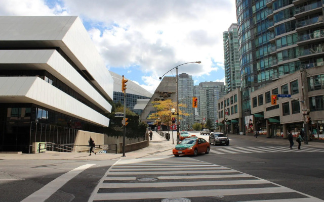 Park Suites Toronto - Element