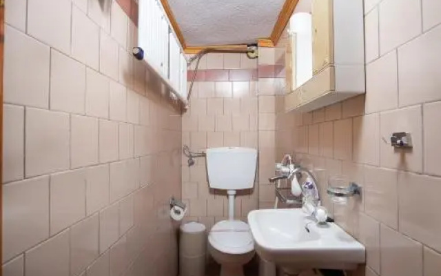 Polina House Maries