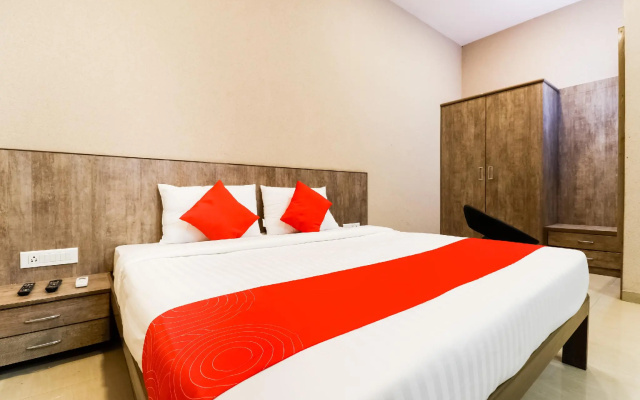 OYO Flagship 62835 Oriental Rooms And Banquet Madh Church
