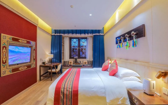 The 5th Meteorite Glory Hotel