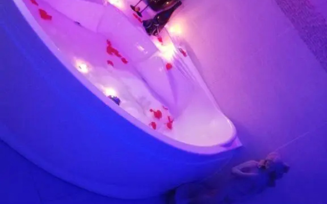 V&M Suite Con Jacuzzi by Rentbeat