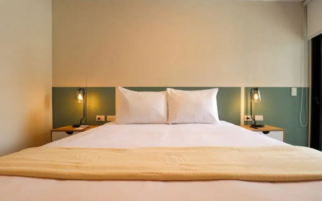 w Group-friendly 3BR w Balcony in Miraflores