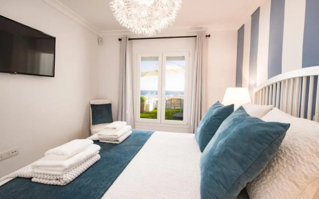 Flower Beach Suite 23