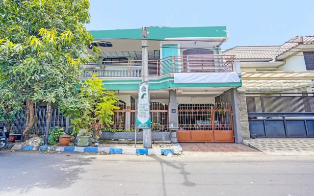 SPOT ON 91716 Kost Yy Syariah
