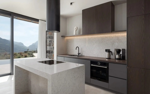 Neromai Cave Luxury Villas