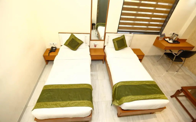 De grandeur hotel & banquets