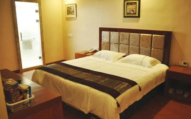 Head Holiday Hotel