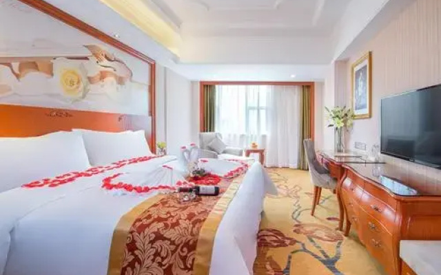 Huali Hotel