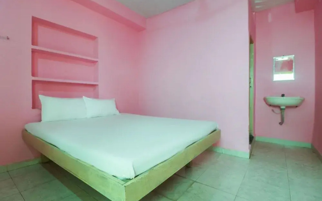 Hotel Queens Inn by OYO