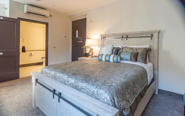 The Alonzo Ward Hotel