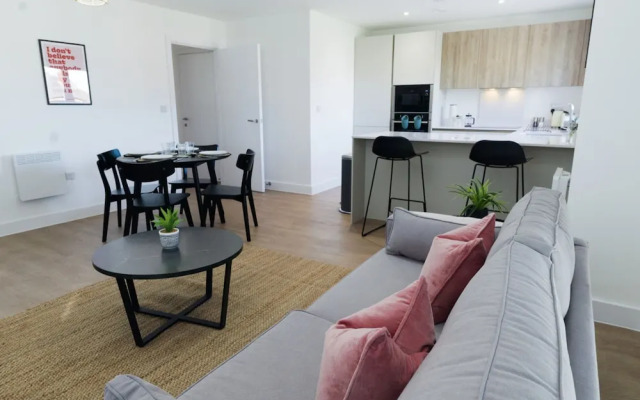 Luxury Manchester Apartment - Pink