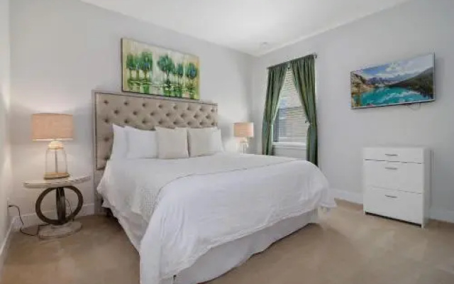 Eight Bedrooms with Pool & Spa 481