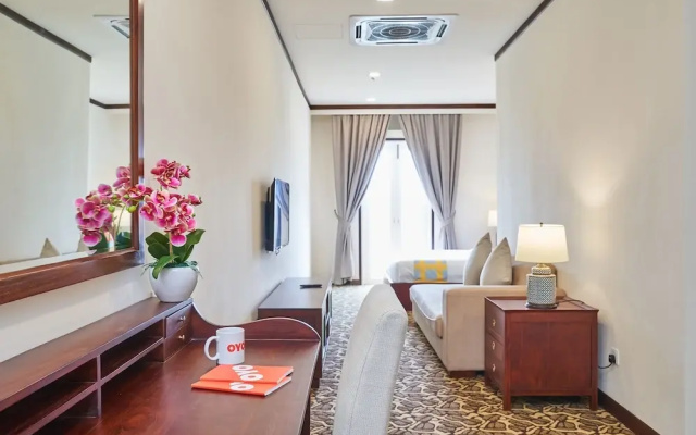 OYO Home 44077 The Platinum Hotel & Suites- King