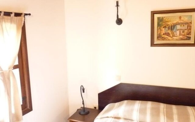 Отель Parlapanova Guest House - Pool Access Боженци комната для гостей